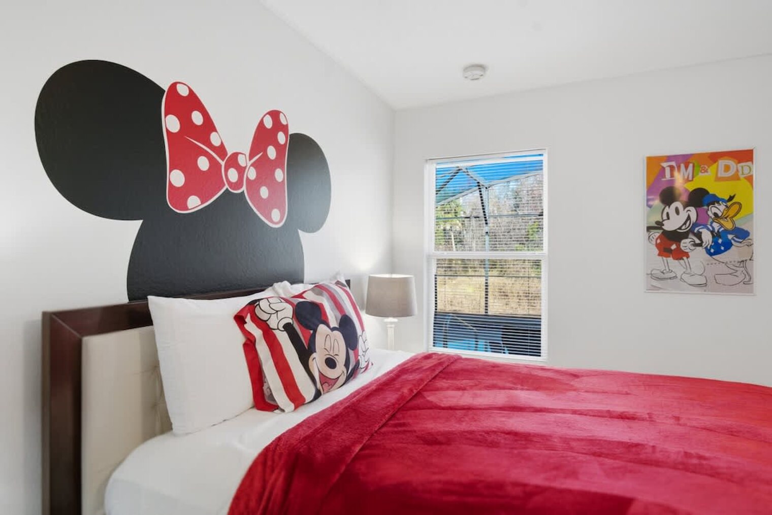 Building Photo - 242 Blue Jay Way