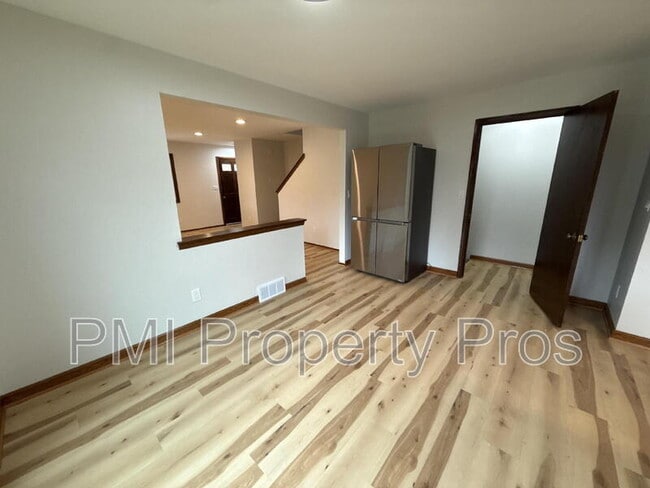 Building Photo - 8150 S 88th St