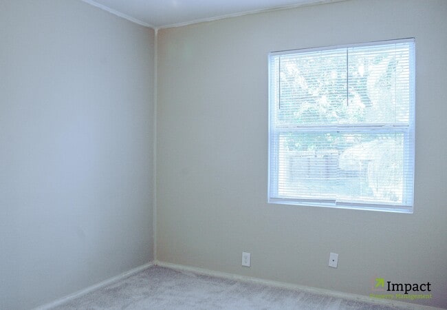 Building Photo - 403 Burlington Ave