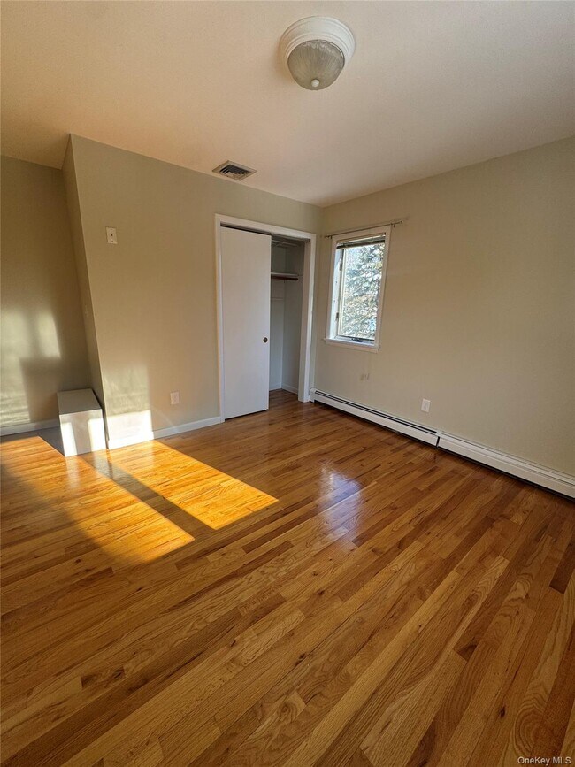 Building Photo - 28 Lakeview Dr