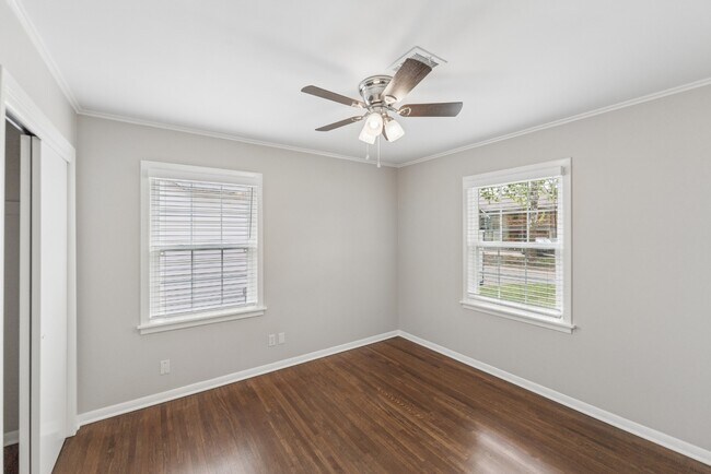 Building Photo - 3815 S Cincinnati Ave