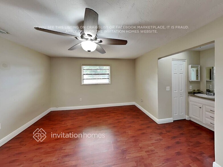 Building Photo - 8659 Sheraton Dr
