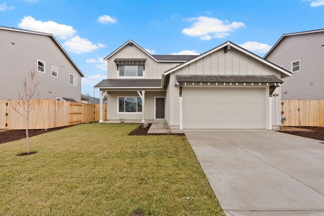 Building Photo - 4 bedroom home in desirable neighborhood