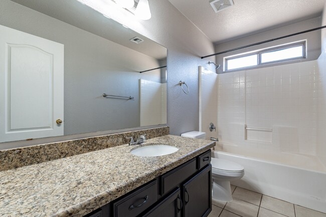 Building Photo - 8220 N Freshwater Ln