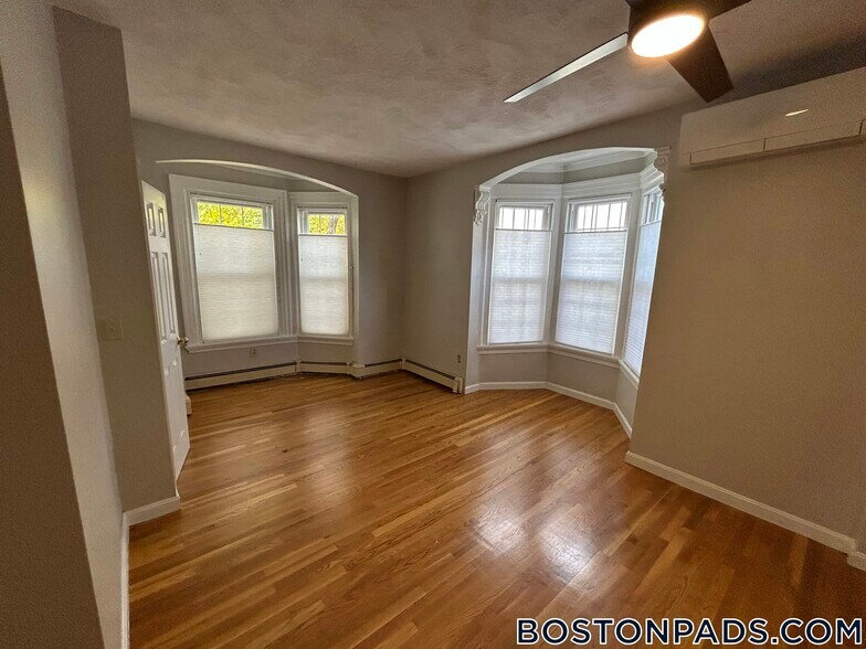 Building Photo - 120 Highland St