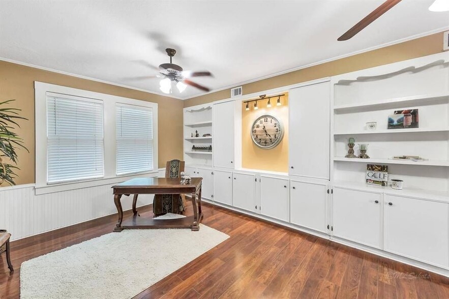 Family Room - 10152 FM949