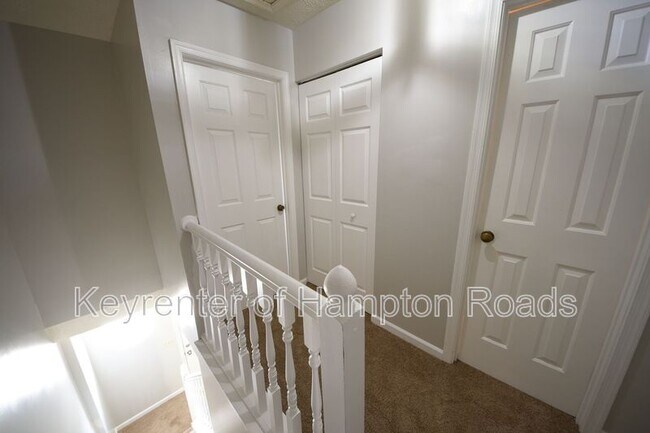 Building Photo - 313 Gaylor Ln