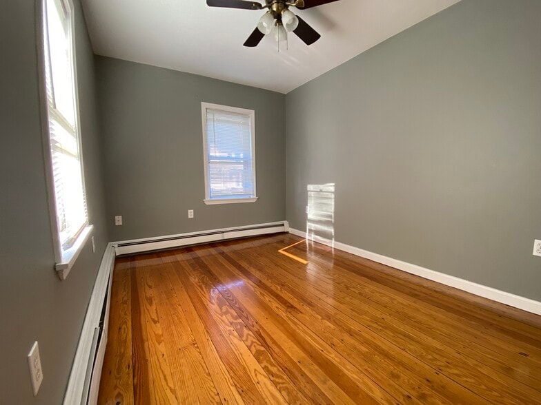 Building Photo - 4 Pond St