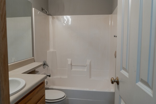 Building Photo - 7337 Collister Rd