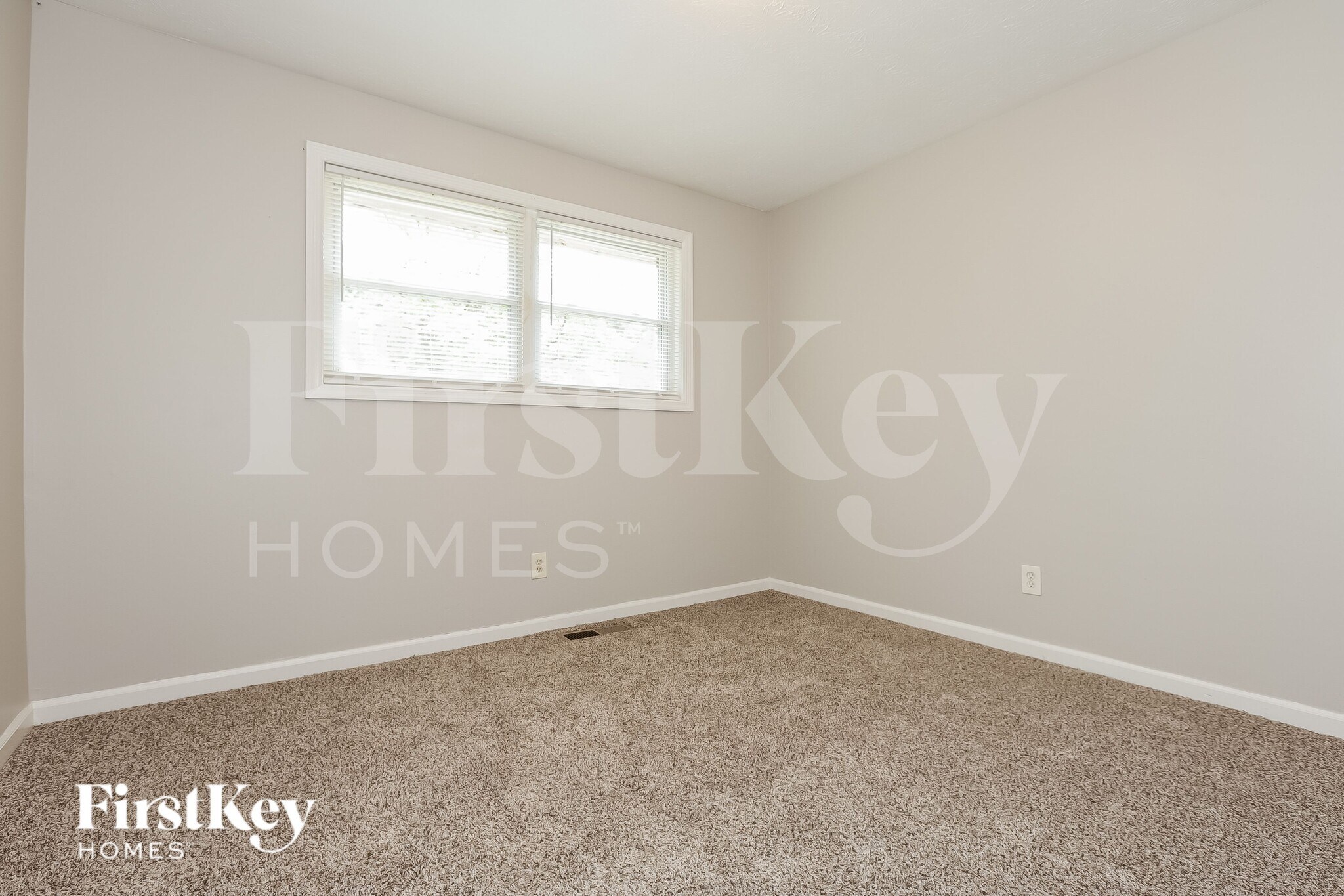 Building Photo - 4971 Oakdale Dr
