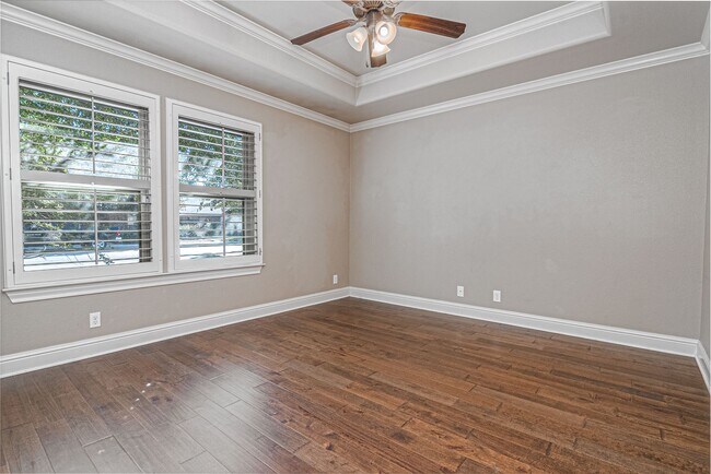 Building Photo - 5914 Llano Ct