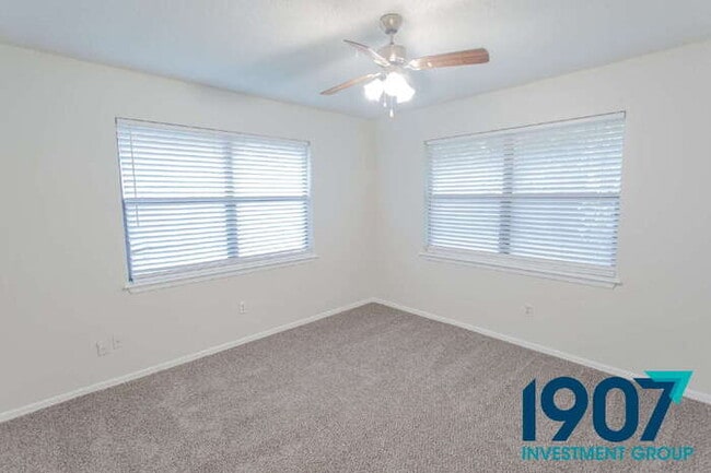 Building Photo - SPECIAL OFFER! Move In Now & Get 50% Off Y...