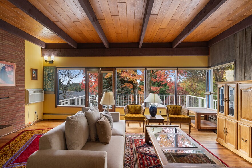 Primary Photo - 6008 SW 21st Ave