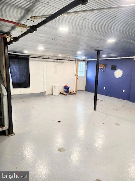 Building Photo - 172 Raystown Rd