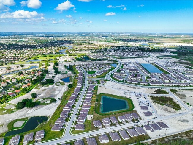 Building Photo - 2333 SE 28th St