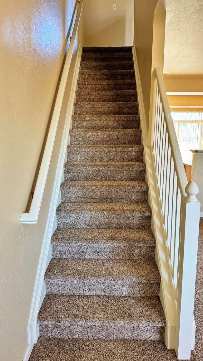 Building Photo - Spacious 2 Bed 2 Bath Townhome across from Aurora Mall and I-225, Close to Buckley SFB!