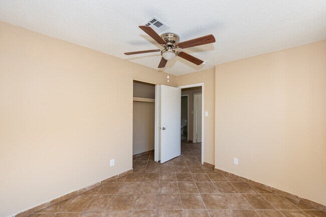 Building Photo - 4597 W 18th Pl