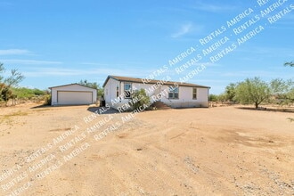 Building Photo - 13320 W El Lobo Rd