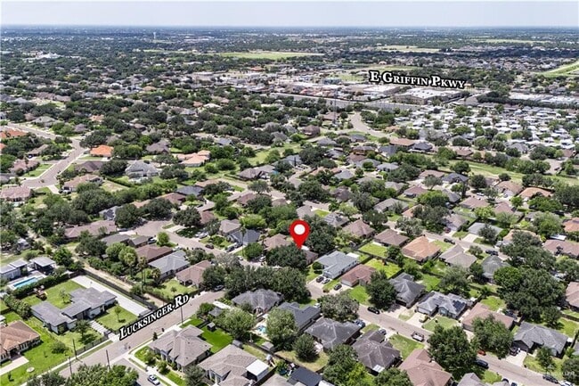 Building Photo - 1801 Crown Pointe Blvd