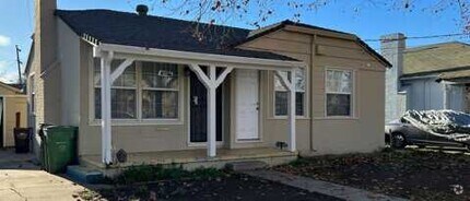 Building Photo - 10735 Acalanes Dr