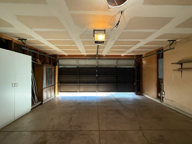 Building Photo - 784 W 37th St