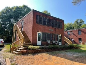 Building Photo - 1380