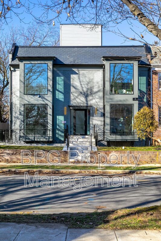 Building Photo - 3921 W St NW