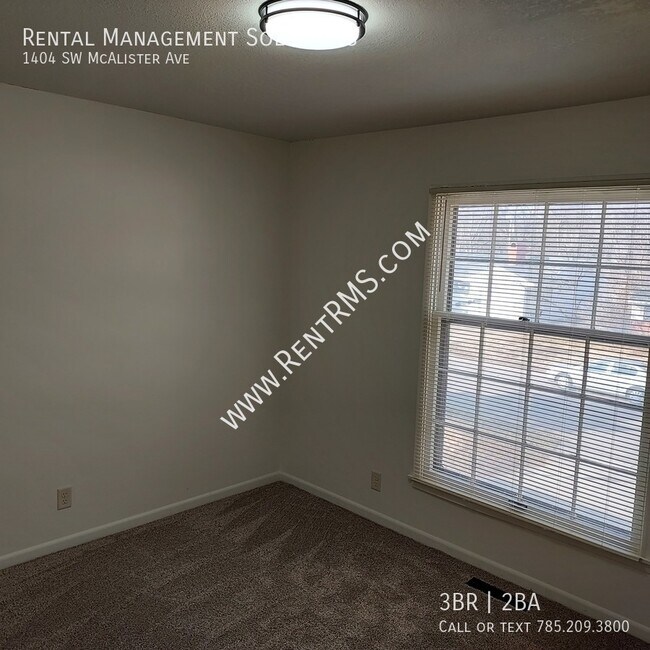 Building Photo - 1404 SW McAlister Ave