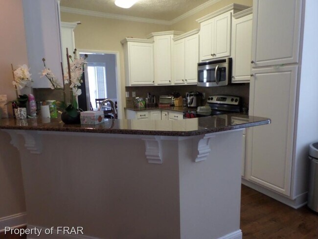 Building Photo - 124 Highgrove Ct