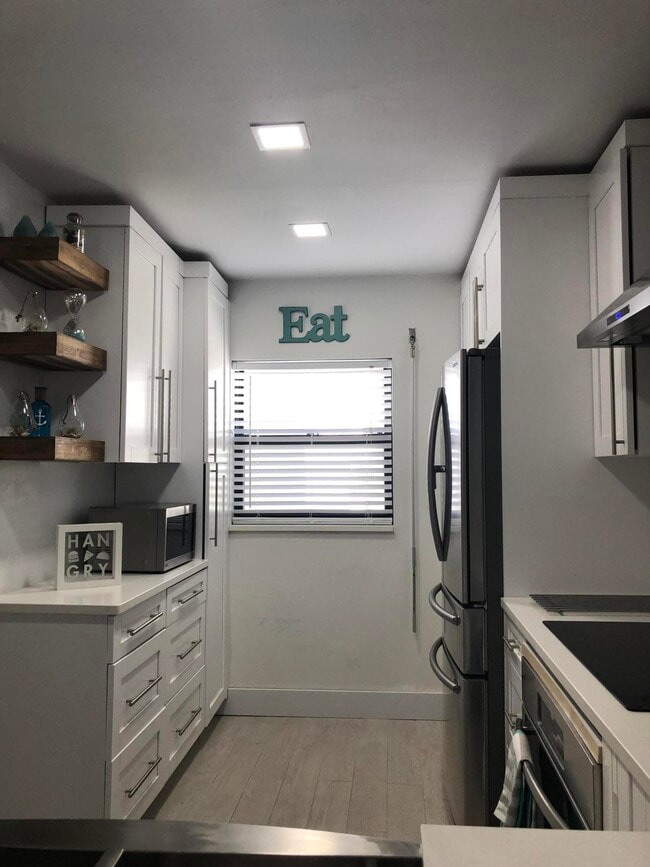 Building Photo - 5159 N Hwy A1A