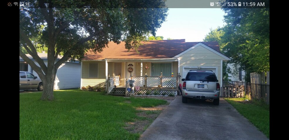 Primary Photo - 113 17th Ave N.