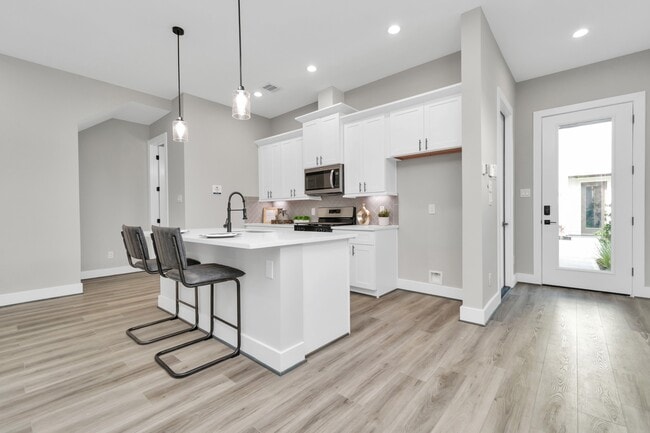 Building Photo - 11 Wellford St