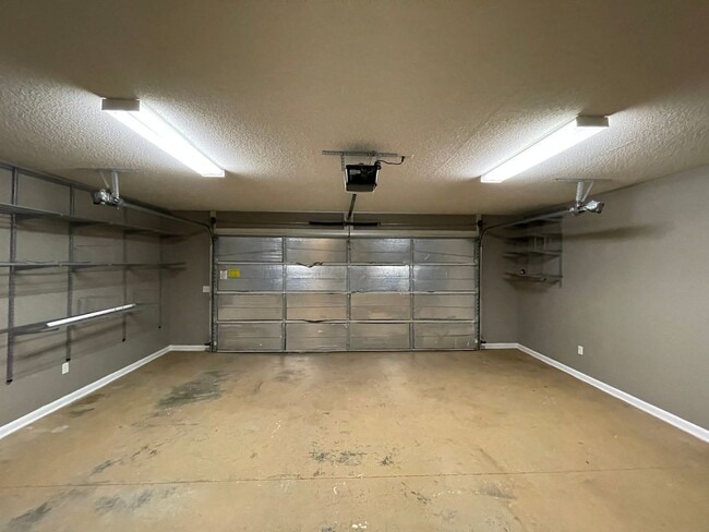 Building Photo - 105 County Rd 740