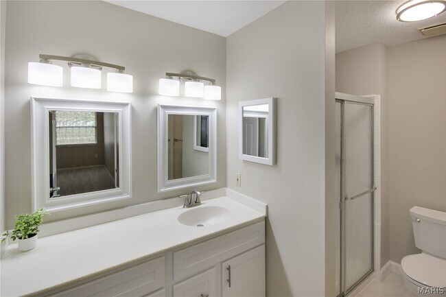 Building Photo - 1392 Justerini Dr