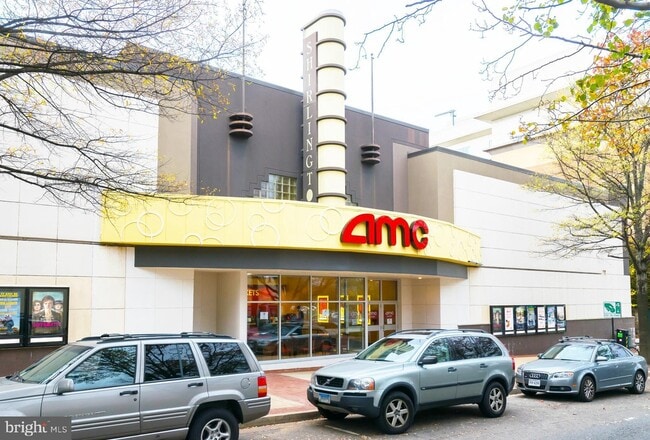 Building Photo - 2055 S Lincoln St