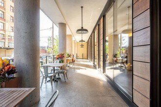 Building Photo - 148 1st St