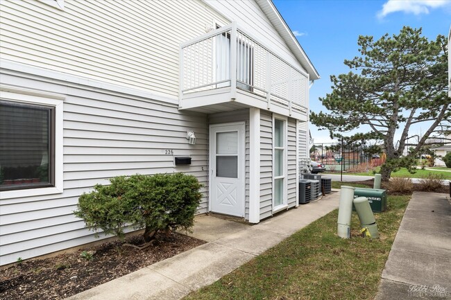 Building Photo - 226 N Waterford Dr
