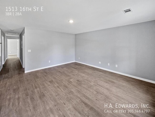 Building Photo - 1513 16th E St