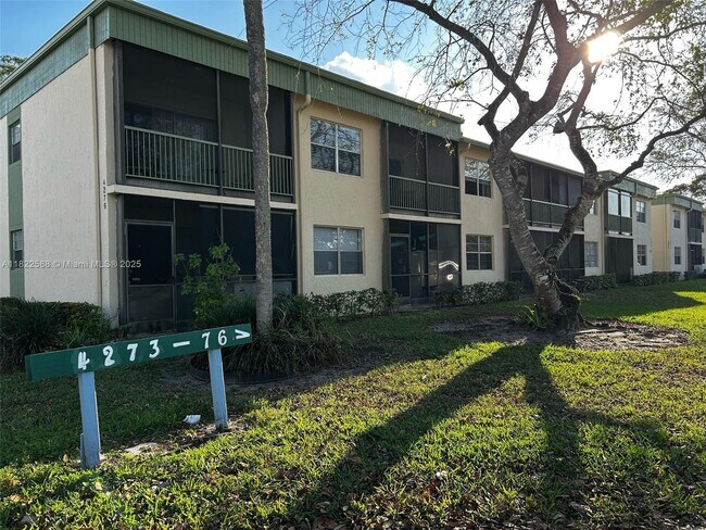 Building Photo - 4276 NW 89th Ave