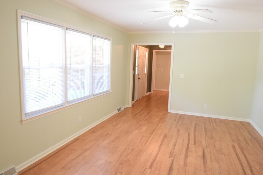 Building Photo - 1502 Parmele Dr