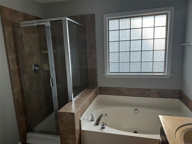 Building Photo - 9133 Saw Tooth Loop