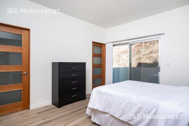 Building Photo - 3333 Reynard Way