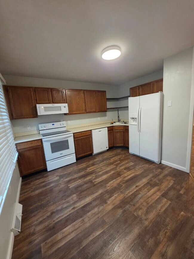 Building Photo - 103 Edward Lee Ct