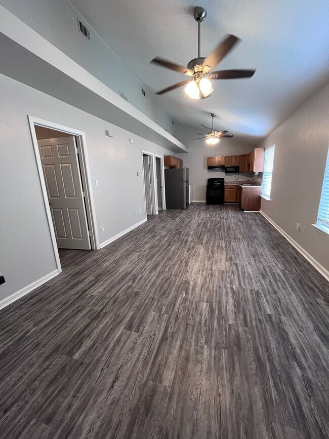 Building Photo - 1707 S Calhoun St