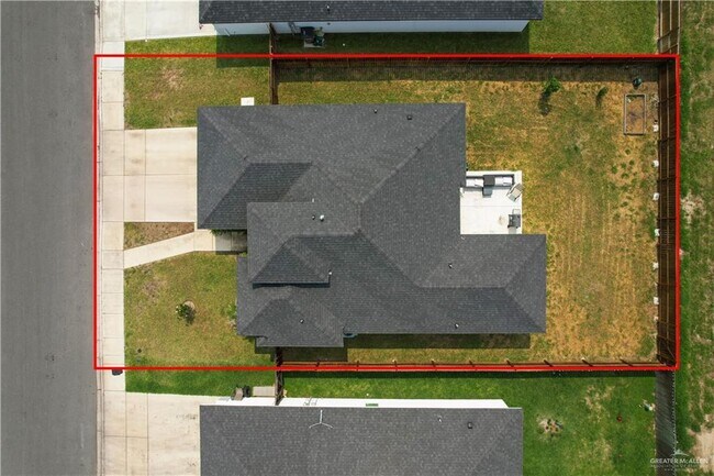 Building Photo - 516 W Southland Ave