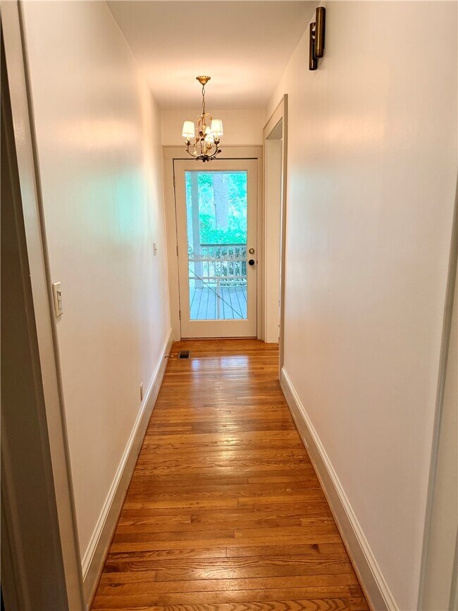Building Photo - 107 Stardust Ln