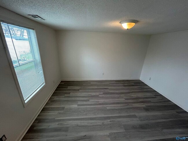 Building Photo - 2910 2nd Ave NW