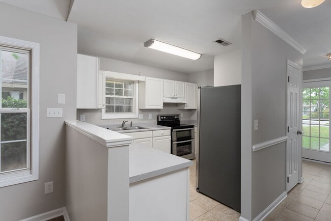Building Photo - 808 Spy Glass Ct