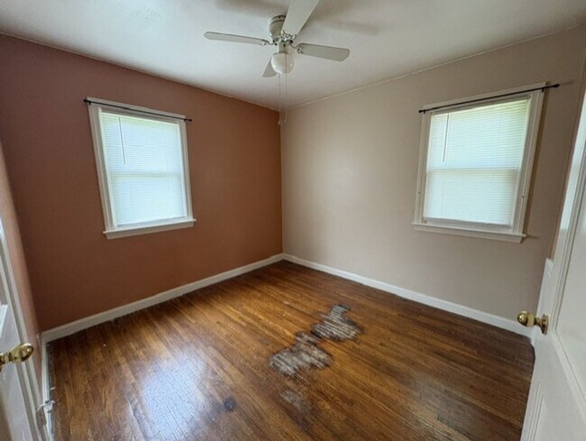 Building Photo - Charming 2-Bedroom Brick Home with Central Air, Garage & Spacious Backyard
