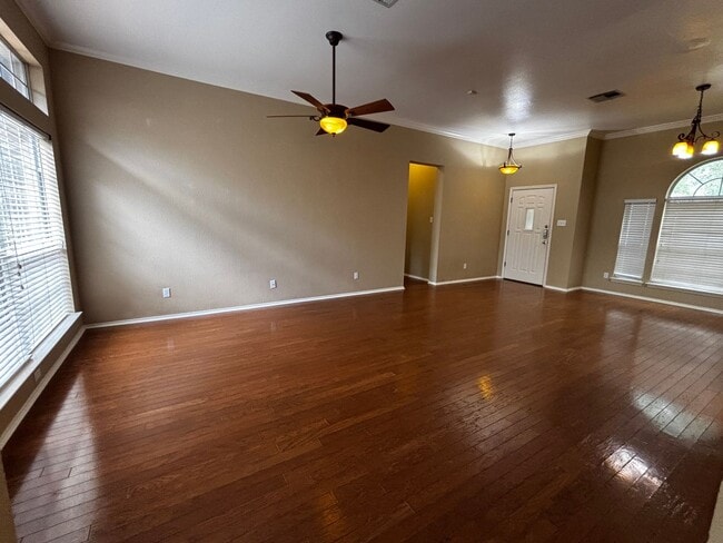 Building Photo - Beautiful 4 bed home in Round Rock